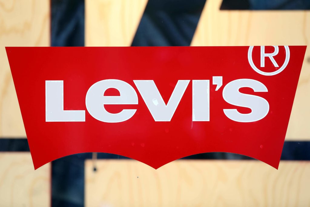 Бренд можно. Левайс реклама. Слоган Levis. Levis логотип бренд. Levi's бренд реклама.